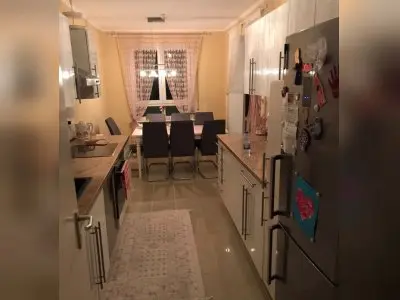 Zentrale und schöne 3 Zimmer Wohnung