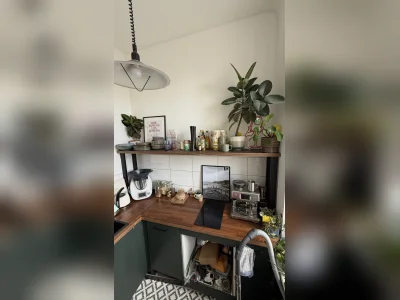 1 Zimmer Altbau Wohnung mit Balkon + Neuem Bad + Keller