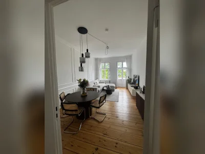 2,5 Zimmer, Altbau mit Balkon, Blick auf Park