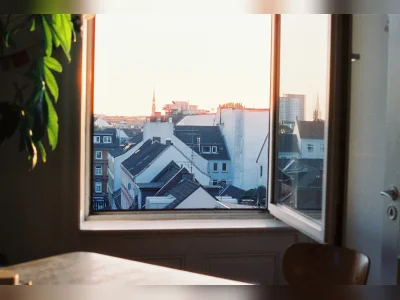 Lichtdurchflutete Altbauwohnung mit Blick über St. Pauli