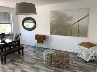 Sehr helle,schön geräumig und geschnittene wohnung