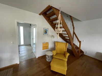 Emmering: Schöne Maisonette-Wohnung mit 4 Zimmern & Balkon