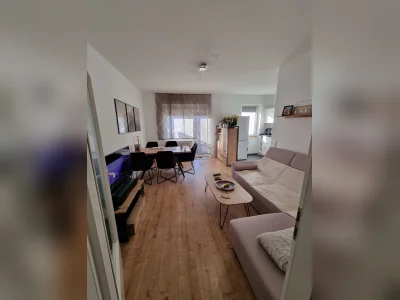 Sanierte 60 m² Wohnung mit großer Terrasse & EBK Stadtmitte