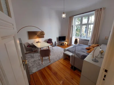 Schöne sanierte 2 Zi AB Wohnung in Wilmersdorf / Schöneberg.
