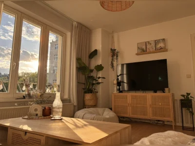 Günstige 2 Zimmer Fhain geg. 3 Zi Fhain/ Pberg + Balkon