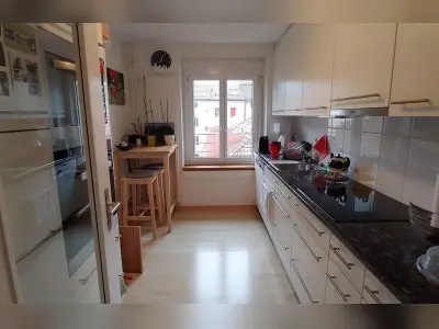 4 Zimmer Wohnung mit Balkon im Kreis 5